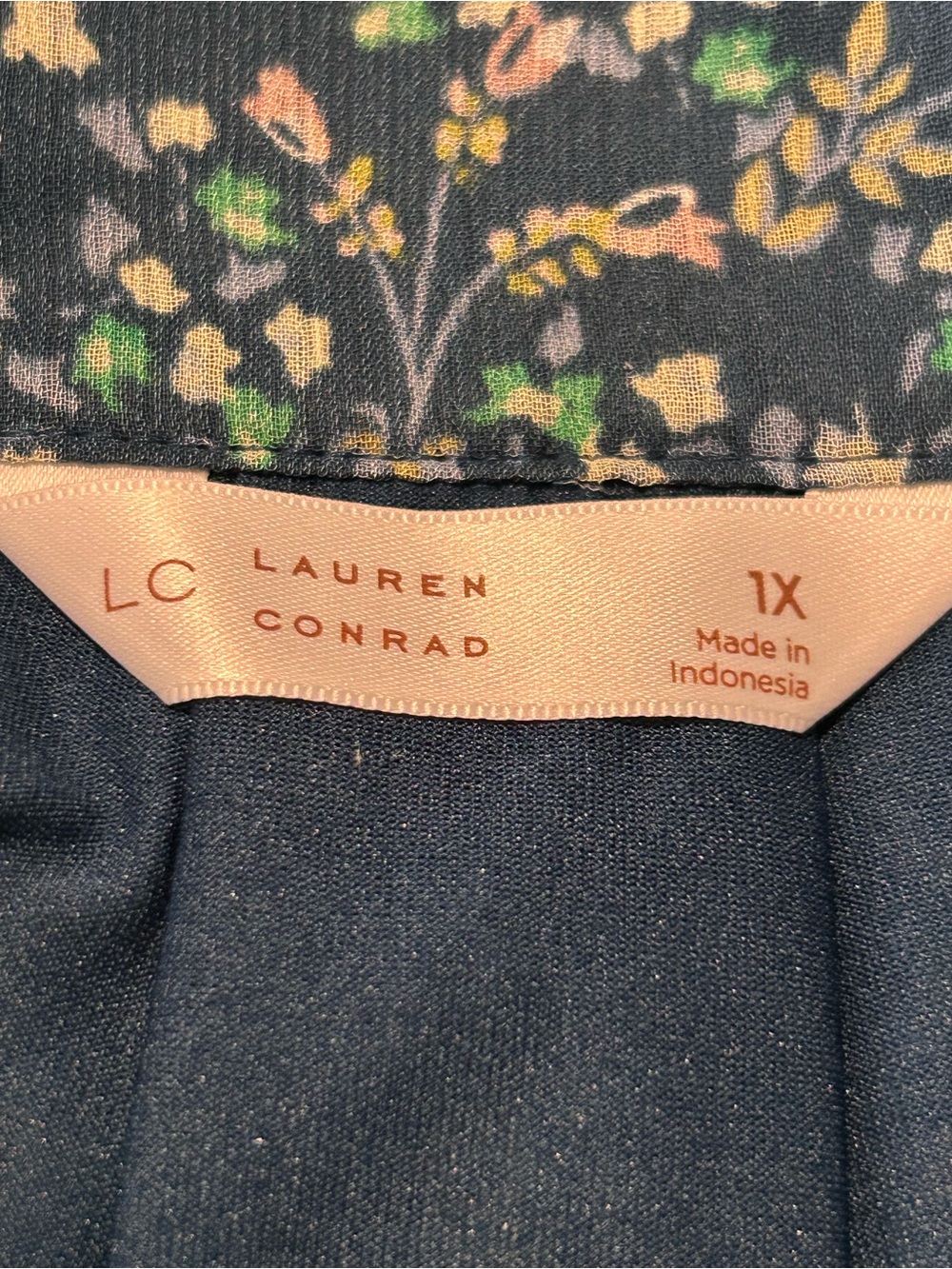 LC Lauren Conrad Blue Floral Blouse Size 1X - Picture 8 of 10